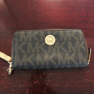 Michael Kors Wristlet